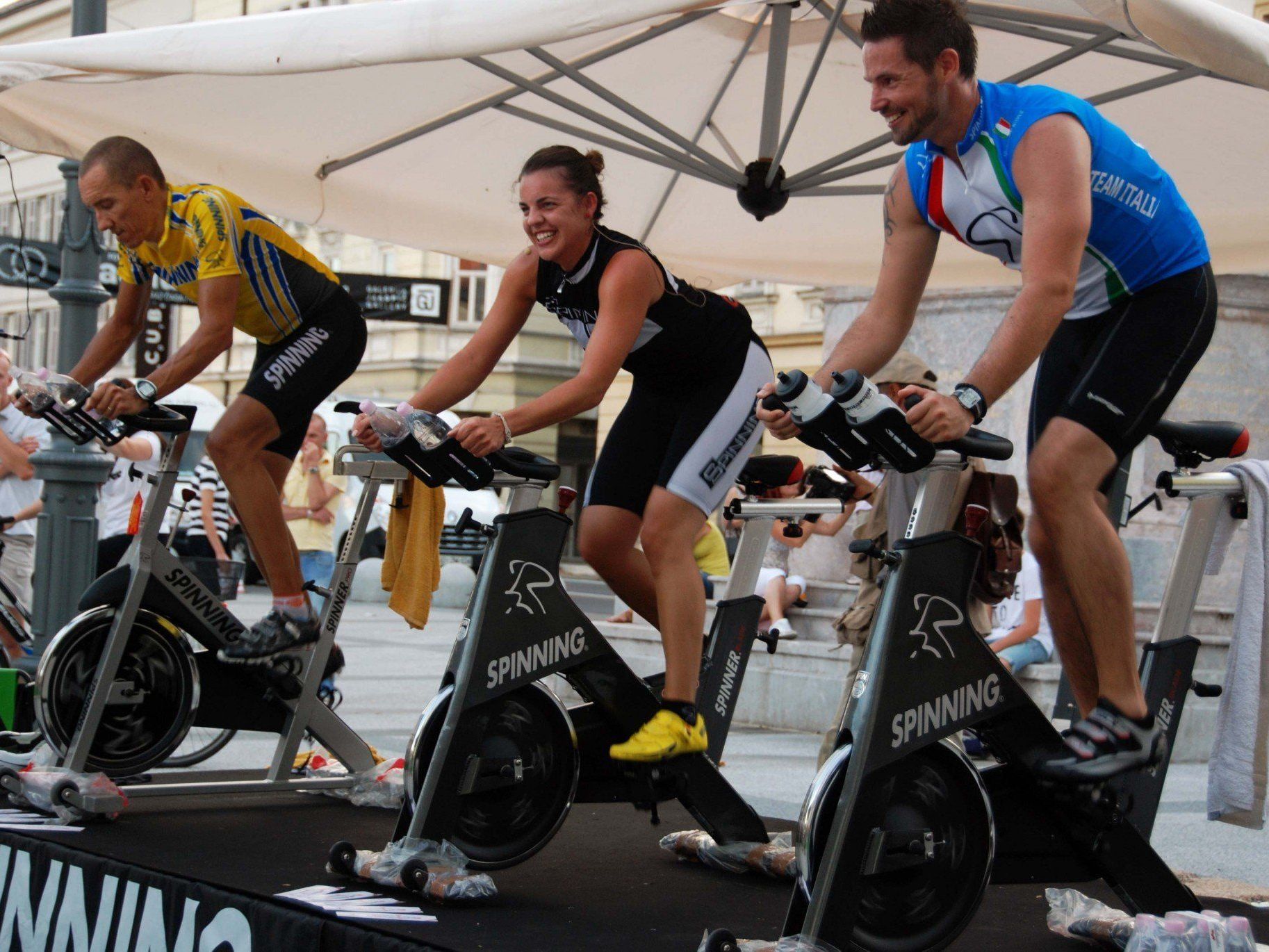 Das Eisenbraun-Racing-Team organisiert das Spinning-Event im Zimbapark mit vielen Promis. Das Eisenbraun-Racing-Team organisiert das Spinning-Event im Zimbapark mit vielen Promis.