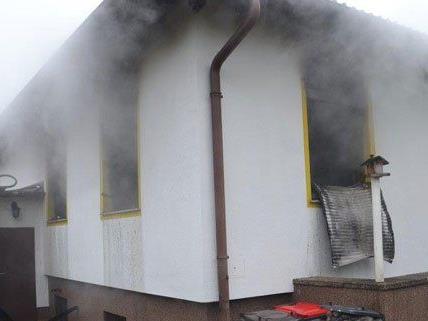 Nach dem brand in NÖ ist das Haus nicht mehr bewohnbar.