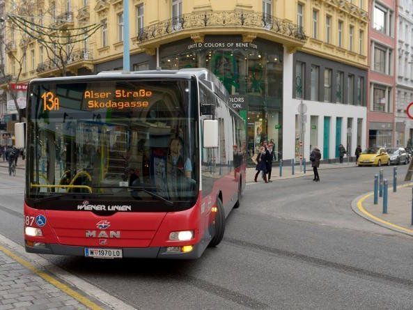 Der 13A ist auf seiner Neo-Route unterwegs. Der 13A ist auf seiner Neo-Route unterwegs.