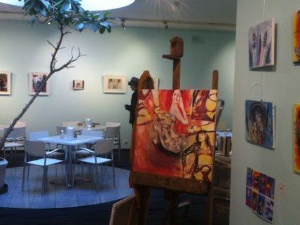 Im 5. Bezirk werden am Wochenende Kunstwerke gezeigt und zum Kauf angeboten. Im 5. Bezirk werden am Wochenende Kunstwerke gezeigt und zum Kauf angeboten.