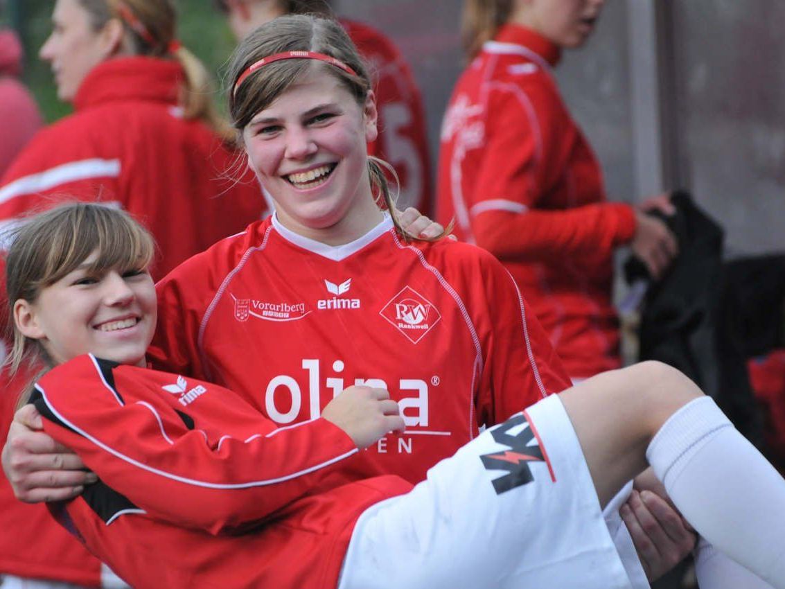 Die beiden Torgaranten Sarah Klotz und Veronika Vonbrül erzielten die beiden Tore beim 2:0-Heimsieg. Die beiden Torgaranten Sarah Klotz und Veronika Vonbrül erzielten die beiden Tore beim 2:0-Heimsieg.