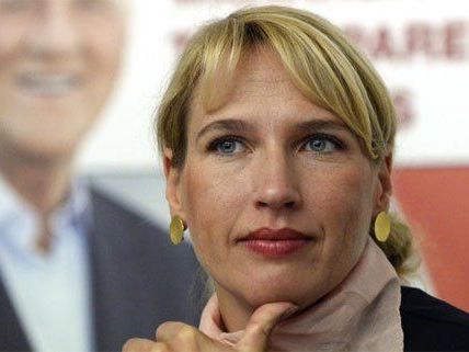 Das Team Stronach geht mit SPÖ und ÖVP hart ins Gericht. Das Team Stronach geht mit SPÖ und ÖVP hart ins Gericht.