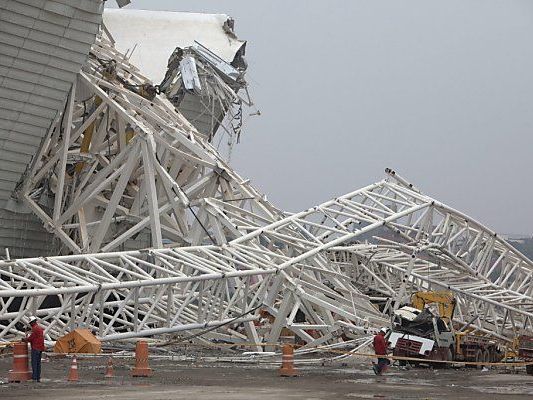 Baustelle der Corinthians Arena wieder in Betrieb Baustelle der Corinthians Arena wieder in Betrieb