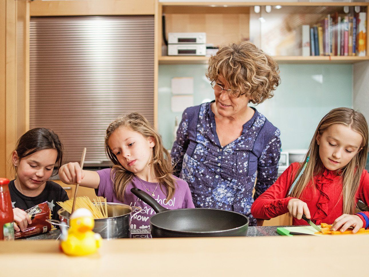 Die gemeinsame Freizeitgestaltung ist nur eine Möglichkeit, sich beim "Netz für Kinder" zu engagieren. Die gemeinsame Freizeitgestaltung ist nur eine Möglichkeit, sich beim "Netz für Kinder" zu engagieren.