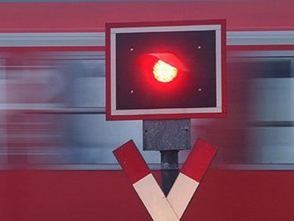 An einem Bahnübergang im burgenland verunfallte ein Wiener An einem Bahnübergang im burgenland verunfallte ein Wiener