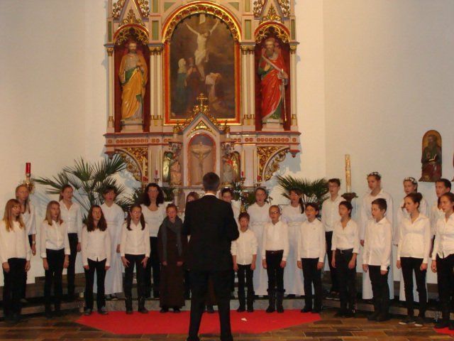 Perfekt präsentierten sich die Chöre der Musikhauptschule Lingenau. Perfekt präsentierten sich die Chöre der Musikhauptschule Lingenau.