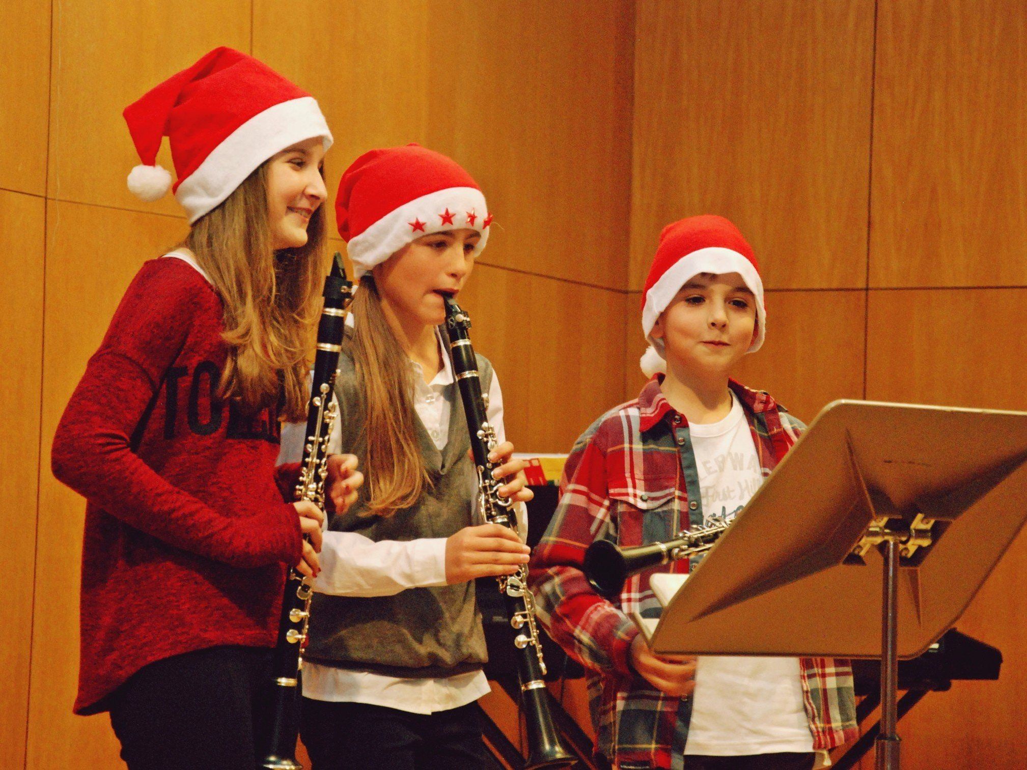 In zwei vorweihnachtlichen Konzerten präsentierte die Städtische Musikschule Bludenz am Freitag, 13. Dezember in der Dreifaltigkeitskirche in der Fußgängerzone und am Montag, den 16. Dezember. In zwei vorweihnachtlichen Konzerten präsentierte die Städtische Musikschule Bludenz am Freitag, 13. Dezember in der Dreifaltigkeitskirche in der Fußgängerzone und am Montag, den 16. Dezember.