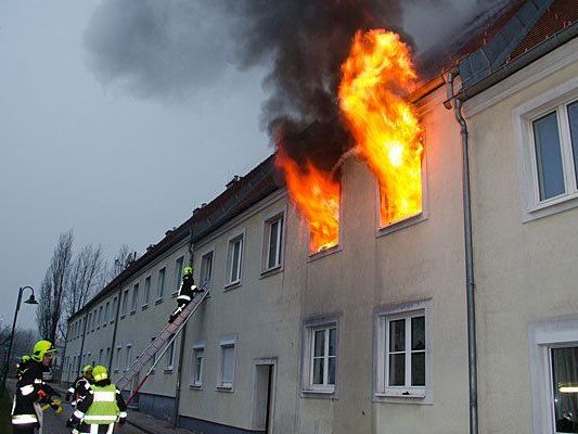 Die Wohnung in Gruntramsdorf stand bereits in Vollbrand Die Wohnung in Gruntramsdorf stand bereits in Vollbrand