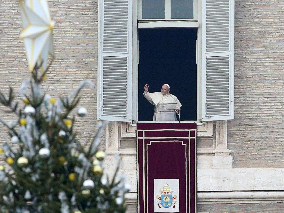 Papst Franziskus wird am Heiligen Abend seine erste Christmette abhalten.