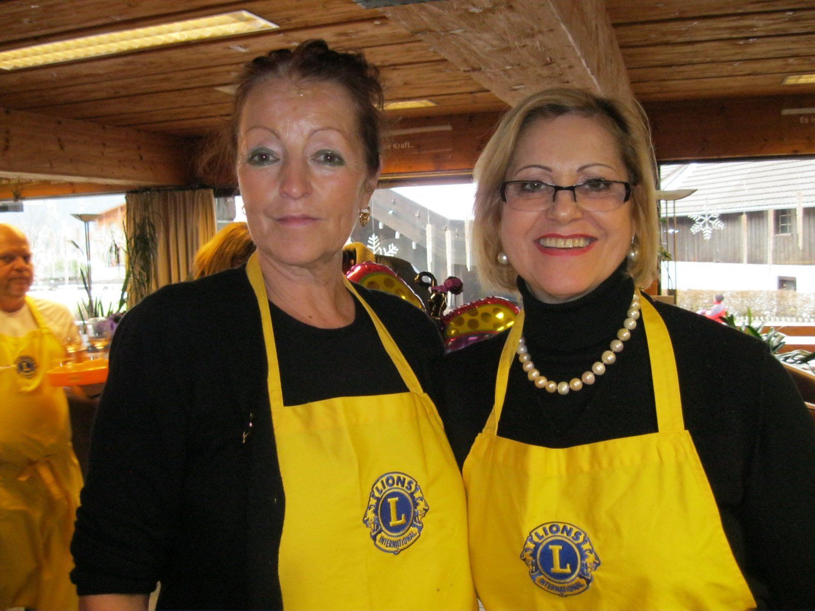 Die Vize-Präsidentin Irmie-Marie Sachs Ritter und Hannelore Battlogg vom Lions Club Silvretta Die Vize-Präsidentin Irmie-Marie Sachs Ritter und Hannelore Battlogg vom Lions Club Silvretta