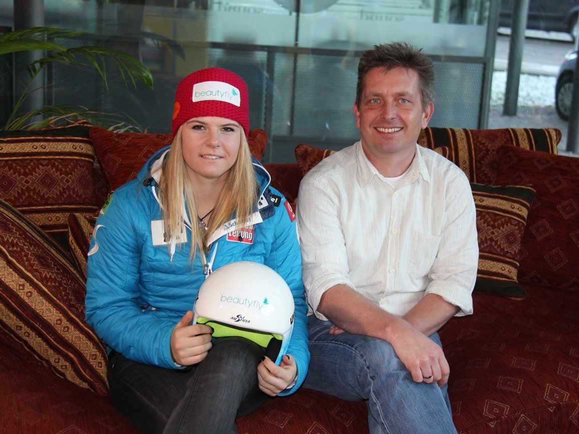 Kerstin Nicolussi mit „Kopfsponsor" Patrick Moosmann. Kerstin Nicolussi mit „Kopfsponsor" Patrick Moosmann.