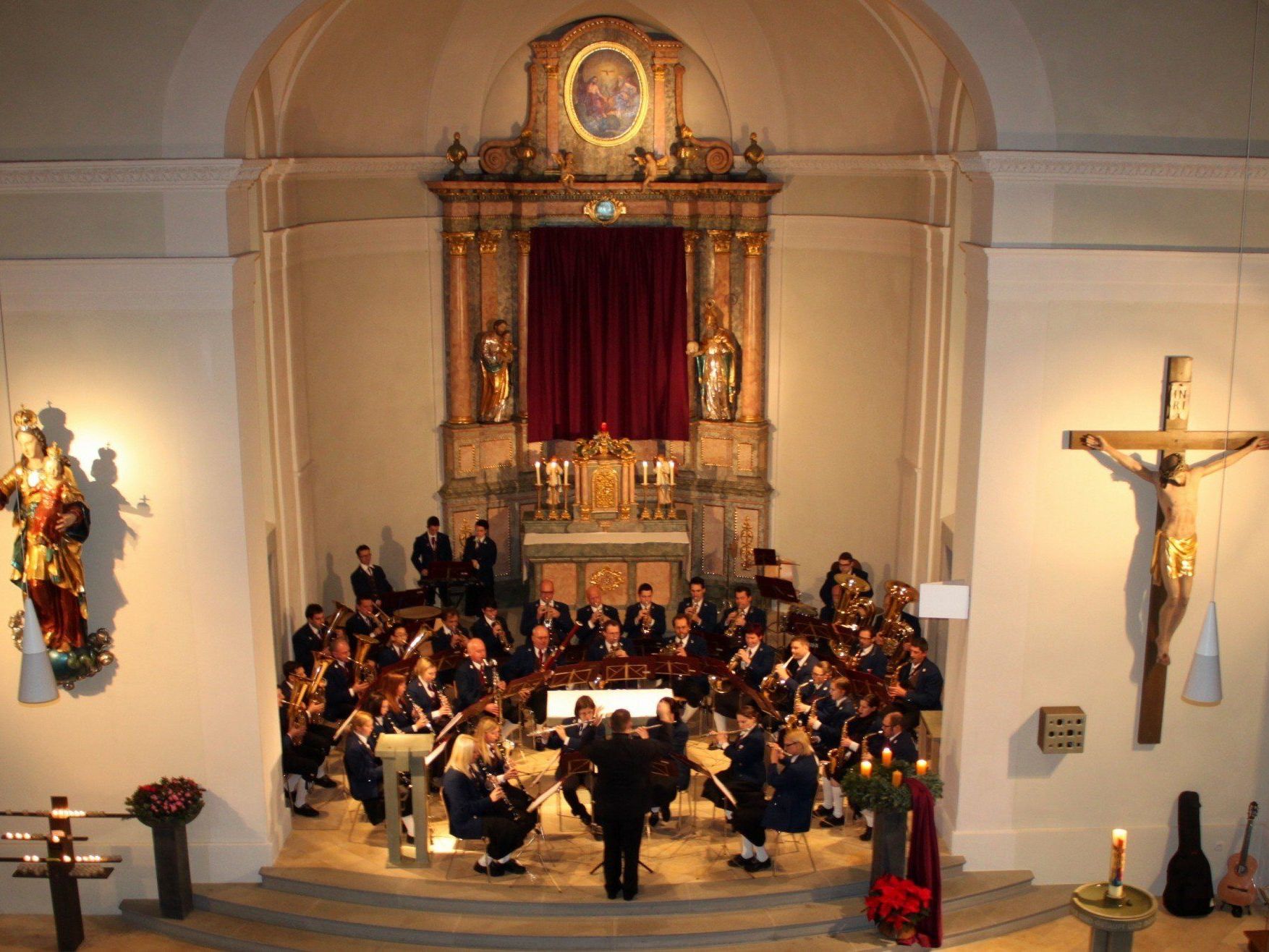 Stimmungsvoller und besinnlicher Abend – ein Erlebnis für alle Sinne im wunderbaren Ambiente der Pfarrkirche. Stimmungsvoller und besinnlicher Abend – ein Erlebnis für alle Sinne im wunderbaren Ambiente der Pfarrkirche.
