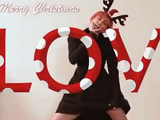Miley Cyrus sendet ihren Fans ganz besondere Weihnachtsgrüße.