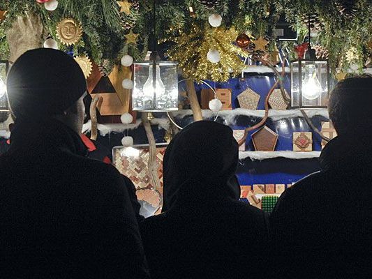 Weihnachten ist nicht nur Lichterglanz und Freude - es hat auch so manche Kehrseite Weihnachten ist nicht nur Lichterglanz und Freude - es hat auch so manche Kehrseite