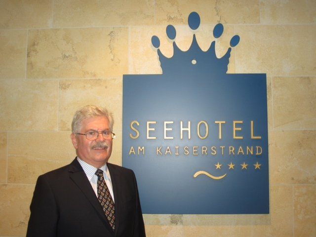 Gustav Kärner ist seit Mitte Dezember der fünfte Direktor im Strandhotel. Gustav Kärner ist seit Mitte Dezember der fünfte Direktor im Strandhotel.