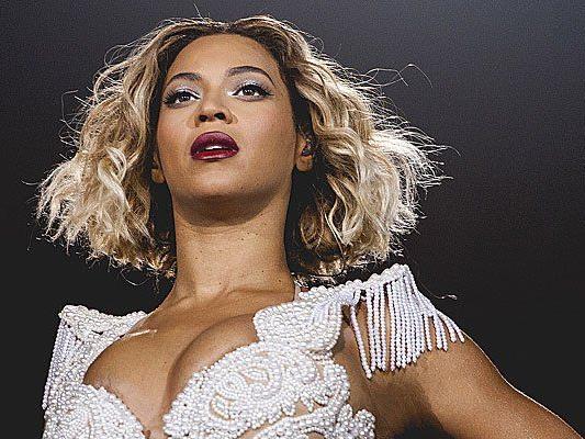 US-Sängerin Beyonce bricht mit ihrem neuen Album auf iTunes alle Rekorde.