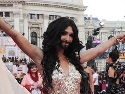 Conchita Wurst will in Kopenhagen mit neuer Nase punkten.