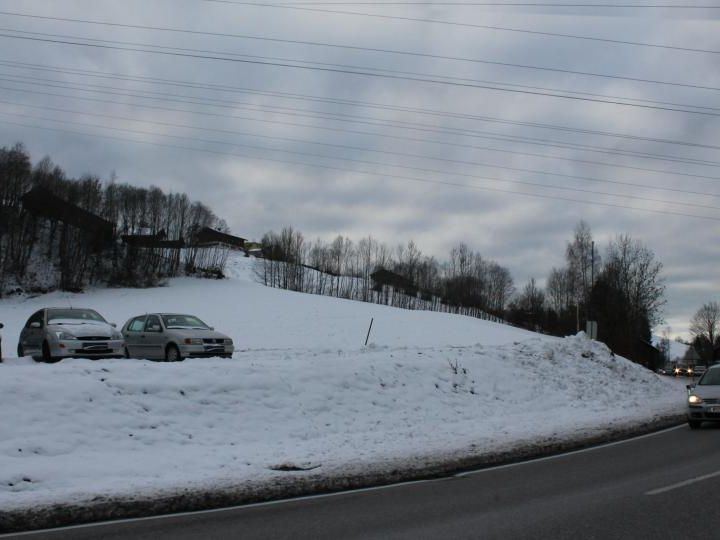 Schnee hat zwar das vorgesehene Areal zugedeckt, die Diskussion über die Wälderhalle hat hingegen alles andere als Winterschlaf. Schnee hat zwar das vorgesehene Areal zugedeckt, die Diskussion über die Wälderhalle hat hingegen alles andere als Winterschlaf.