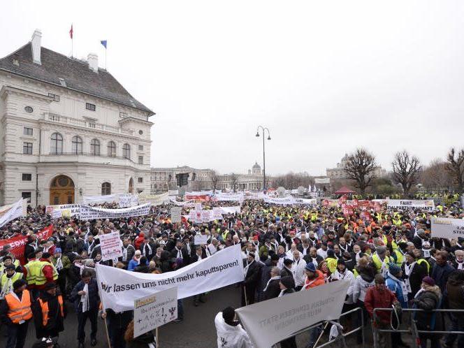 Protestaufmarsch der Beamten in Wien.