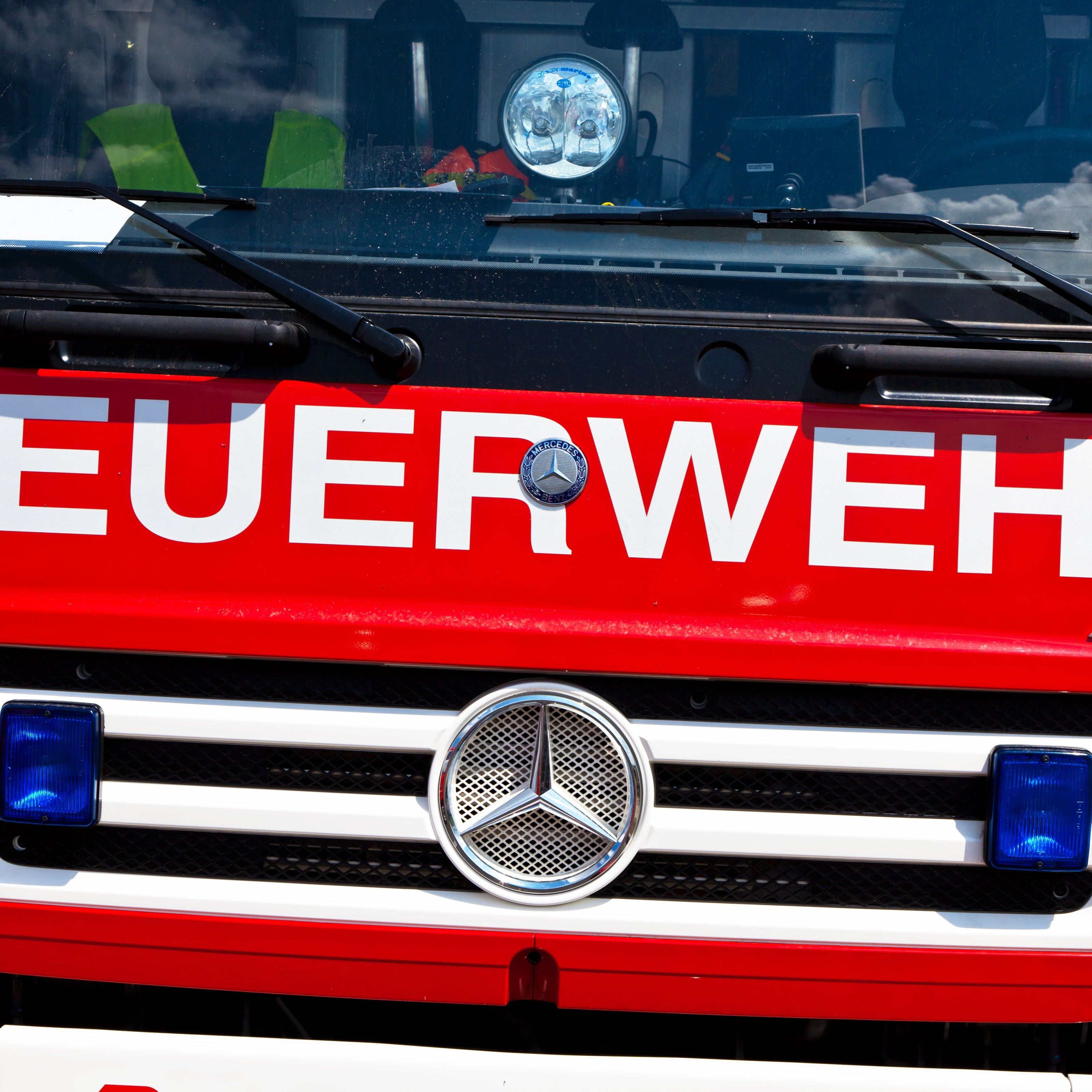 Der Brand konnte von der freiw. Feuerwehr Höchst gelöscht werden. Der Brand konnte von der freiw. Feuerwehr Höchst gelöscht werden.