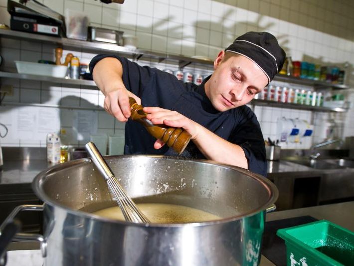 In den Küchen der Vorarlberger Gastronomiebetriebe herrscht Hochbetrieb. In den Küchen der Vorarlberger Gastronomiebetriebe herrscht Hochbetrieb.