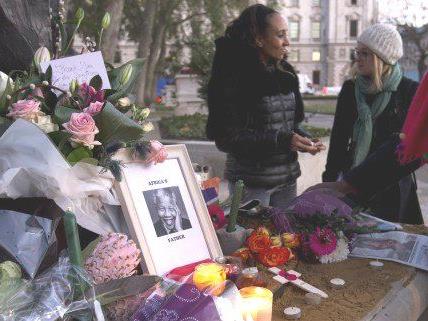 Kondolenzmöglichkeit für Nelson Mandela in Wien.