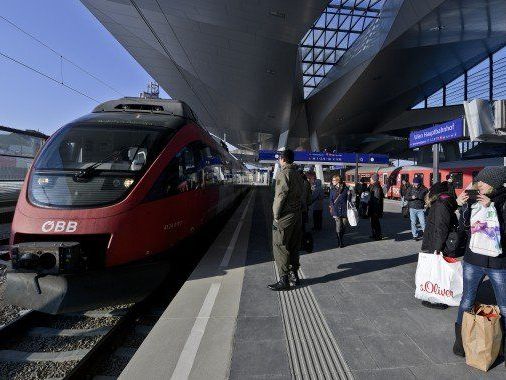 Kritik an den ÖBB von Seiten der AK. Kritik an den ÖBB von Seiten der AK.