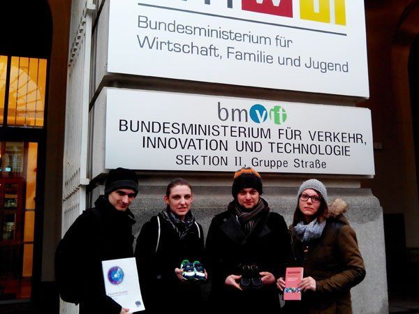 MIt "zwei Paar Schuhen" machte die ÖH den Antrittsbesuch. MIt "zwei Paar Schuhen" machte die ÖH den Antrittsbesuch.