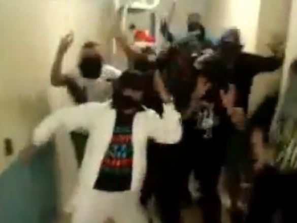 Gefangene tanzten vermummt den "Harlem Shake" Gefangene tanzten vermummt den "Harlem Shake"