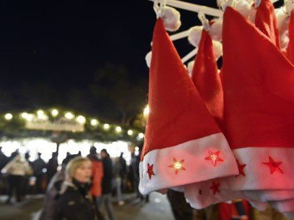 Nicht nur die Weihnachtsmärkte, sondern auch die Einkaufsstraßen sind gut besucht.