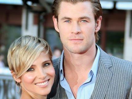 Der Schauspieler Chris Hemsworth und seine Ehefrau sind in freudiger Erwartung.