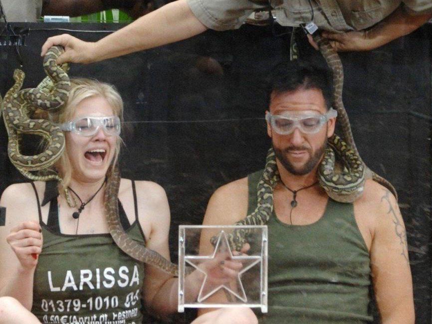 Larissa Marolt und MIchael Wender bestritten die erste Dshcungelprüfung im Dschungelcamp 2014.