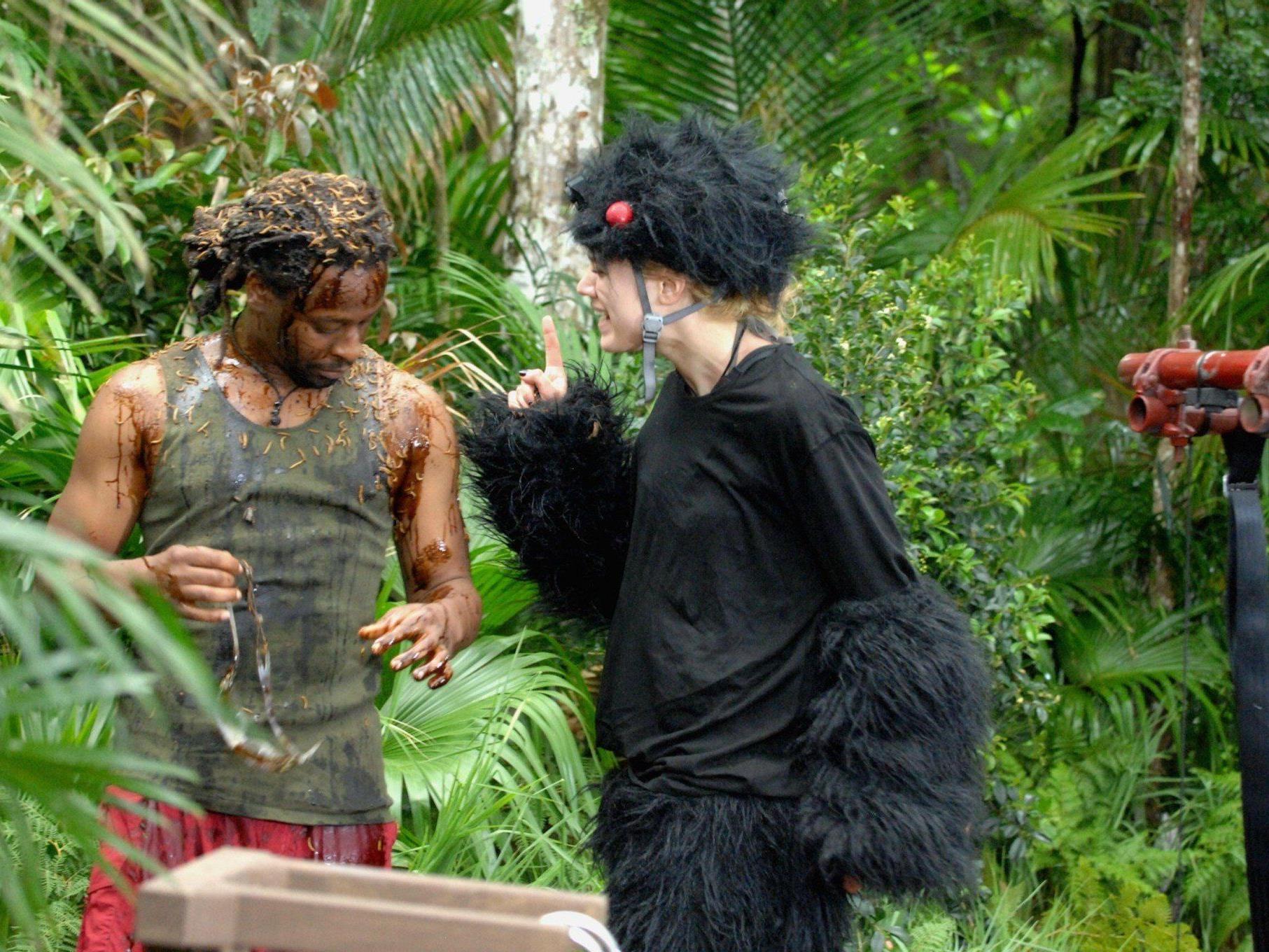 Dschungelcamp 2014: Nach der abgrebrochenen Dschungelprüfung liegen die Nerven bei Larissa blank.
