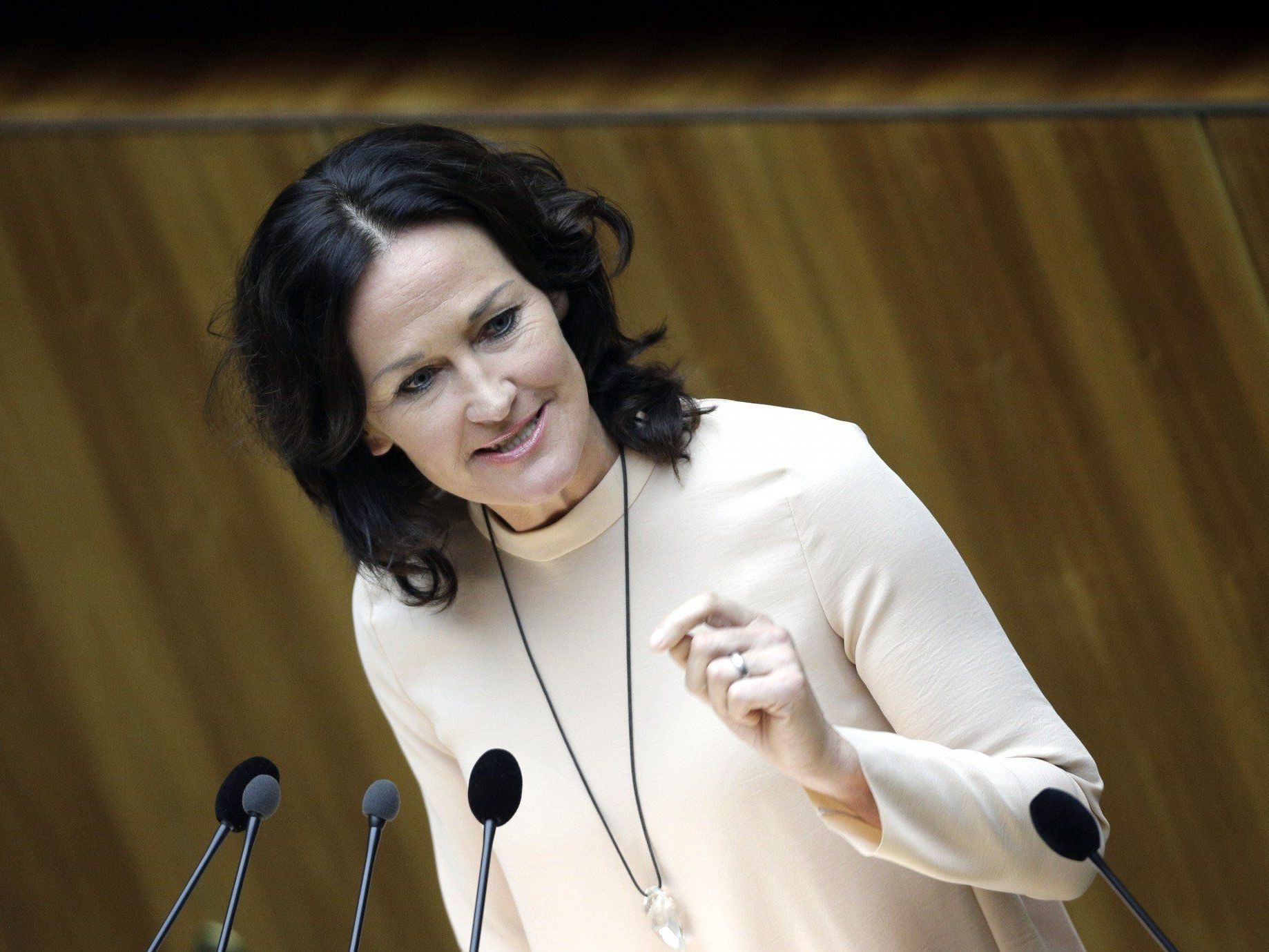 Glawischnig sauer auf Jungen Grünen Glawischnig sauer auf Jungen Grünen