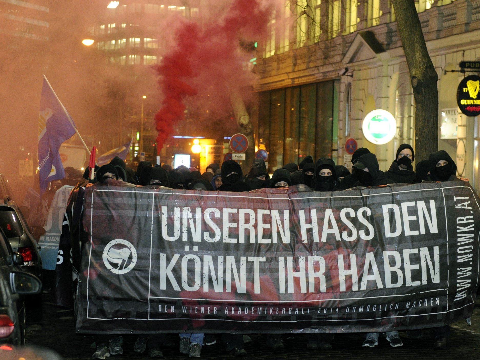 FPÖ und ÖVP kritisieren die Grünen wegen dem Spruch: Unseren Hass, den könnt ihr haben.