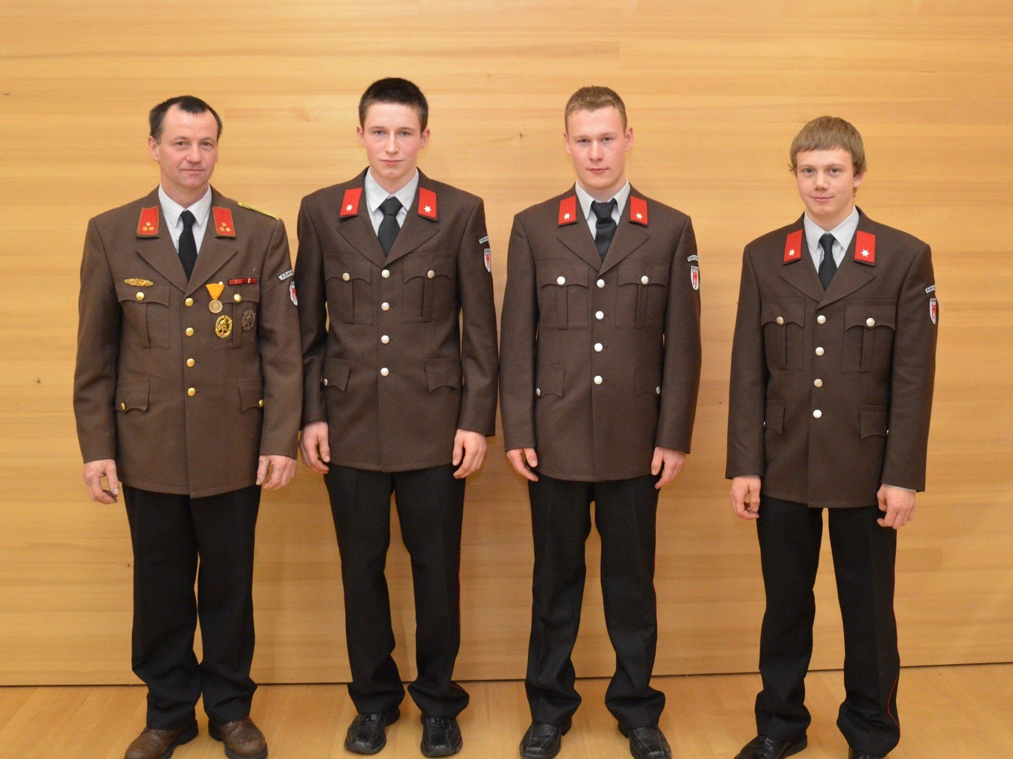 Kommandant Anton Bereuter mit Jakob Winder, Patrick Wrulich und Fabian Winder. Kommandant Anton Bereuter mit Jakob Winder, Patrick Wrulich und Fabian Winder.