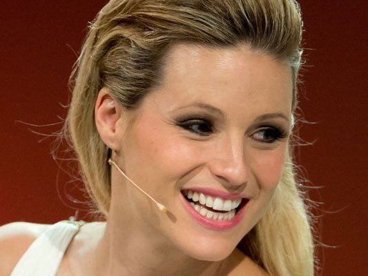 Michelle Hunziker nimmt sich Babypause und will heiraten. Michelle Hunziker nimmt sich Babypause und will heiraten.