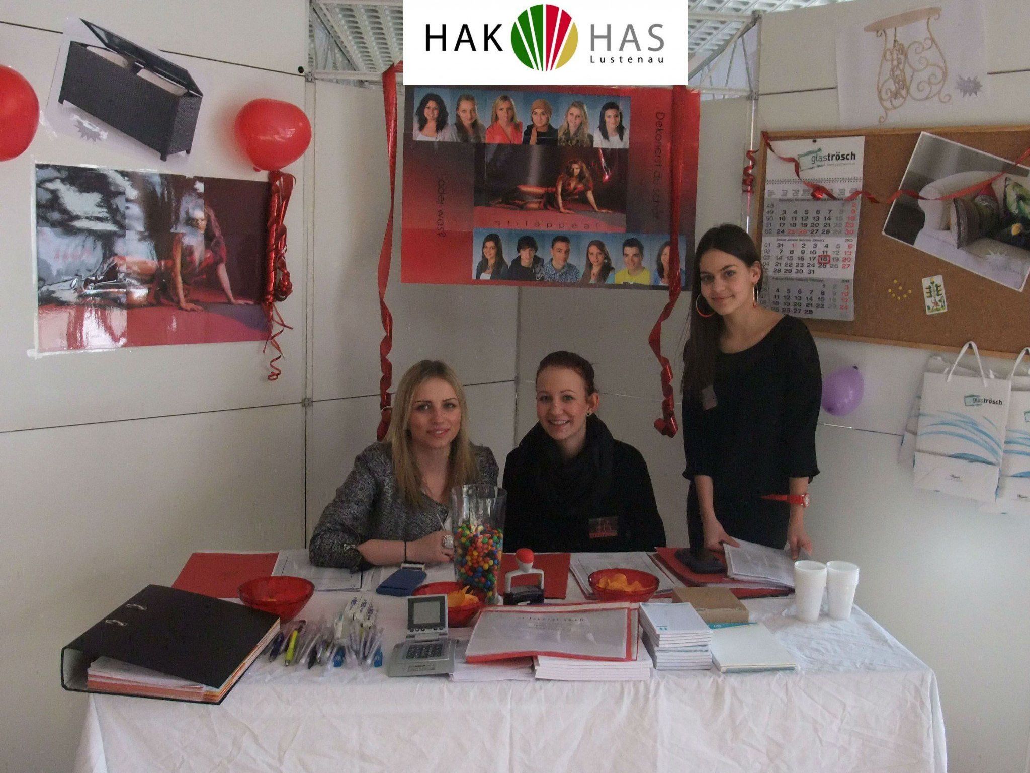 Die Schüler der HAK/HAS Lustenau hoffen auf viele Besucher am „Tag der offenen Tür“. Die Schüler der HAK/HAS Lustenau hoffen auf viele Besucher am „Tag der offenen Tür“.