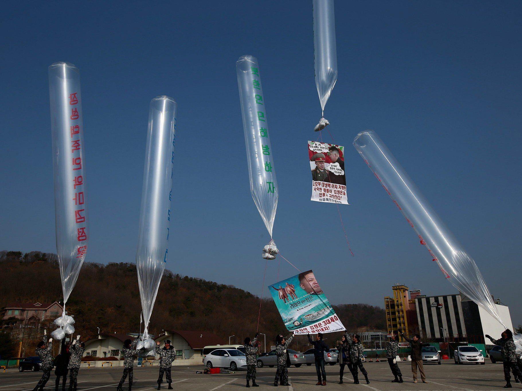 Aktivisten schicken erneut Ballons mit Flugblättern und Datenträgern nach Nordkorea.