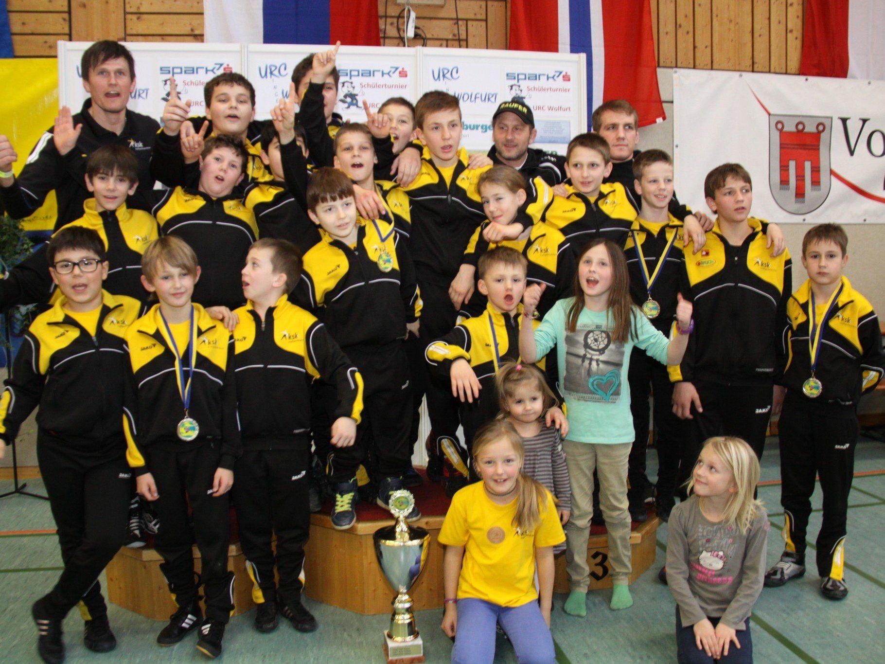 Der KSK Klaus gewinn in Wolfurt die Gesamtwertung im Nachwuchs. Der KSK Klaus gewinn in Wolfurt die Gesamtwertung im Nachwuchs.