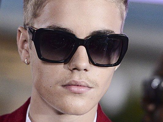 Justin Bieber wurde nach einem Straßenrennen in Miami Beach verhaftet. Justin Bieber wurde nach einem Straßenrennen in Miami Beach verhaftet.