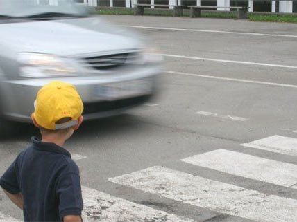 Ein Schulkind wurde bei einem Unfall verletzt Ein Schulkind wurde bei einem Unfall verletzt