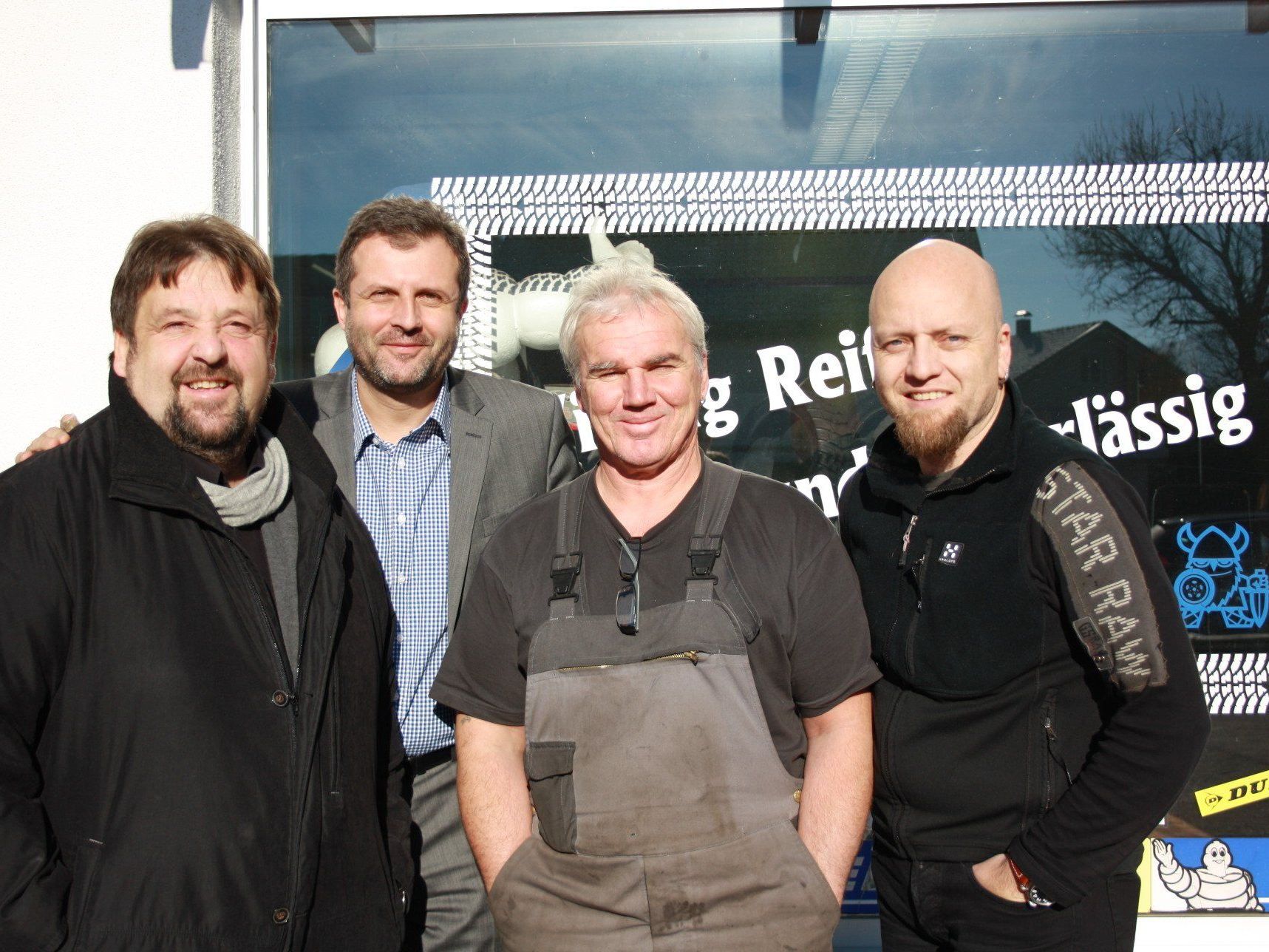 v.li.: Werner Frick, Unternehmensberater Dr. Herbert Loos, Peter Rünzler, Jürgen Morscher. v.li.: Werner Frick, Unternehmensberater Dr. Herbert Loos, Peter Rünzler, Jürgen Morscher.