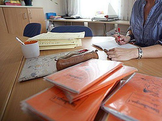 Einer Wiener Sprachlehrerin wird Amtsmissbrauch vorgeworfen Einer Wiener Sprachlehrerin wird Amtsmissbrauch vorgeworfen
