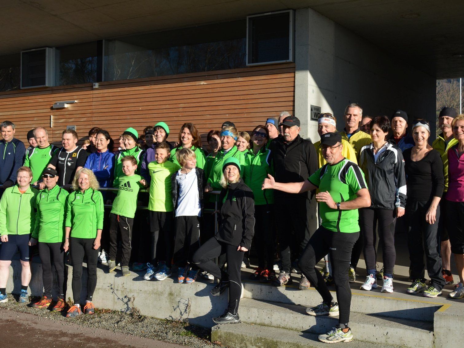 Bürgermeister Xaver Sinz lädt die Lochauer Laufsportfreunde alljährlich zum traditionellen „Dreikönigslauf“. Bürgermeister Xaver Sinz lädt die Lochauer Laufsportfreunde alljährlich zum traditionellen „Dreikönigslauf“.