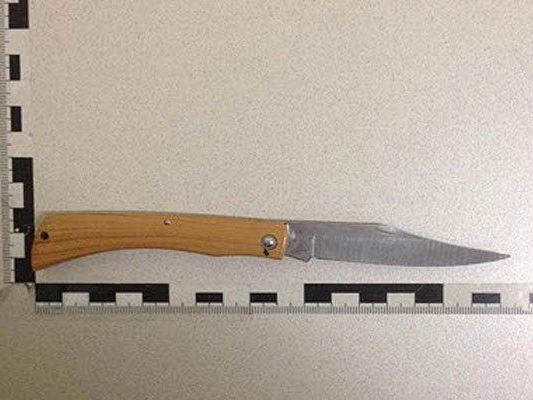 Mit diesem Messer ging der Betrunkene auf den Stationswart los Mit diesem Messer ging der Betrunkene auf den Stationswart los