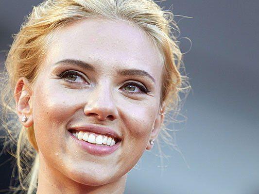 Scarlett Johansson beendete ihre langjährige Zusammenarbeit mit der Hilfsorganisation Oxfam.