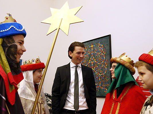 Außenminister Sebastian Kurz empfängt am Freitag, 3. Jänner 2014, die Heiligen Drei Könige in seinem Büro in Wien