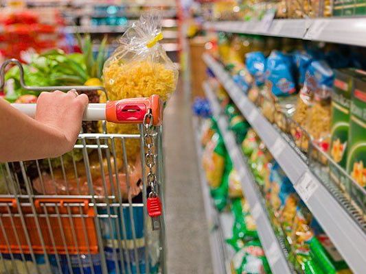 Beim Einkaufen müssen Vegetarier und Veganer genau hinschauen - und oft hilft nicht mal das Beim Einkaufen müssen Vegetarier und Veganer genau hinschauen - und oft hilft nicht mal das