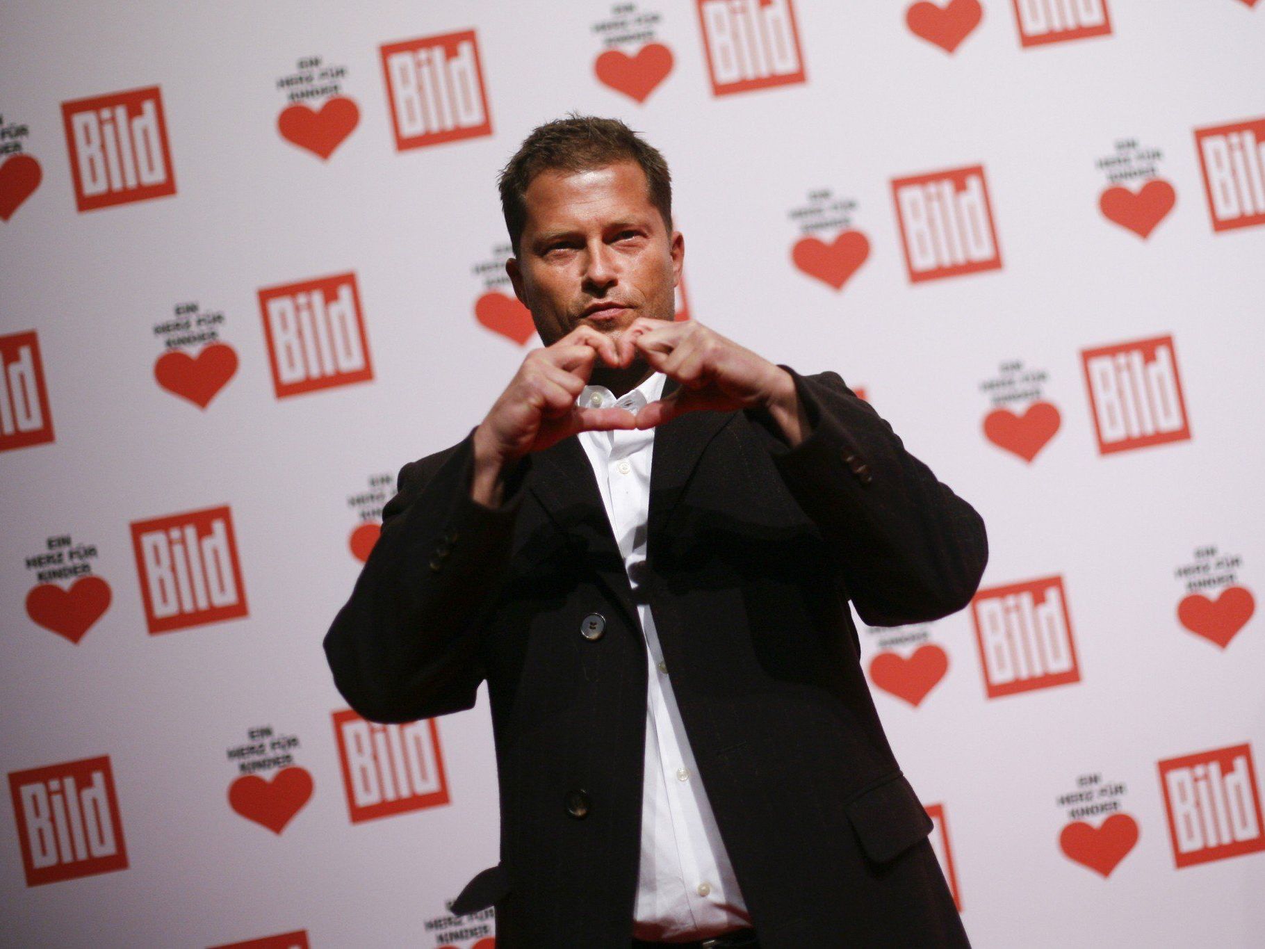 Til Schweiger ist seit drei Wochen mit Fotografin Anne Wilk zusammen. Til Schweiger ist seit drei Wochen mit Fotografin Anne Wilk zusammen.